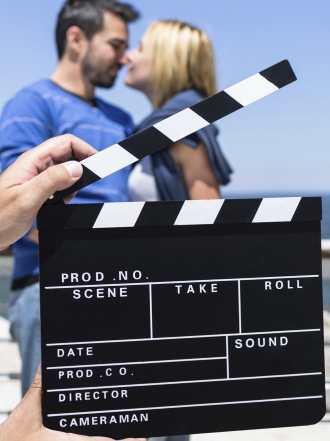 Frases de amor de series míticas: el romance de la televisión