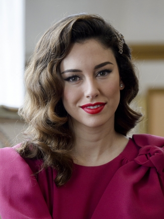 Copia las ondas retro de Blanca Suárez para un pelo de época