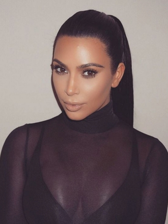 Coleta tirante de Kim Kardashian