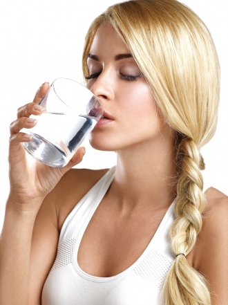 Adelgazar y beber agua: ¿mito o realidad?