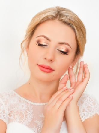 5 diseños de uñas para novias sencillas