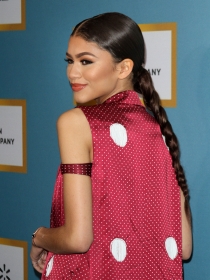 Aprende a hacerte una trenza baja como Zendaya