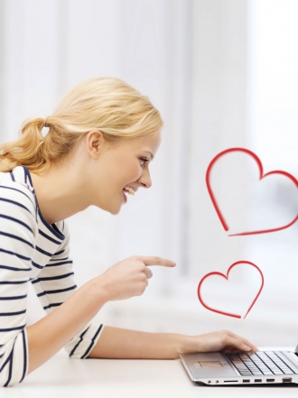 8 cosas que te pueden pasar al ligar por Internet