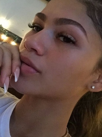 Las uñas de Zendaya: aprende a hacer la manicura de la artista