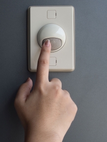 Soñar con un sonido de timbre: llamando tu atención