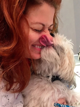 Perros de famosos: Henry, el bichón habanero de Debra Messing