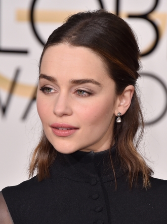 Make up para la oficina: el maquillaje nude de Emilia Clarke