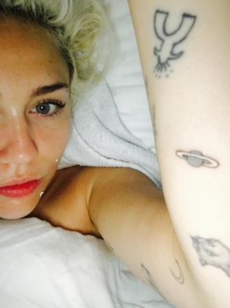 Tatuajes con planetas: su astronómico significado e interpretación