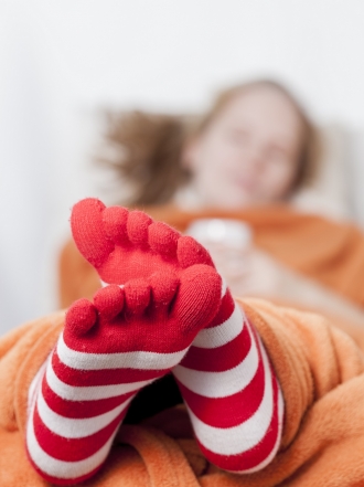 ¿Es malo dormir con calcetines para los pies?