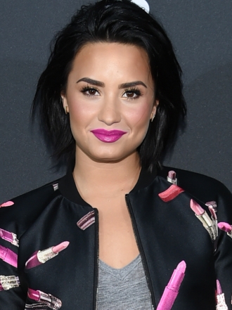 Demi Lovato: copia el maquillaje de labios rosa más veraniego