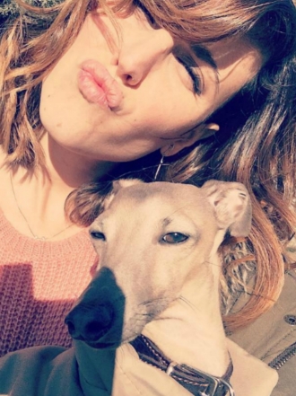 Perros de famosos: Hugo, el galgo italiano de Natalia de Molina