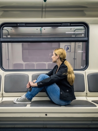 Soñar con un vagón de metro: busca tu independencia