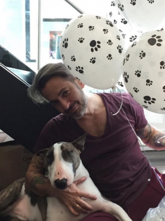 Perros de famosos: Neville, el bull terrier de Marc Jacobs