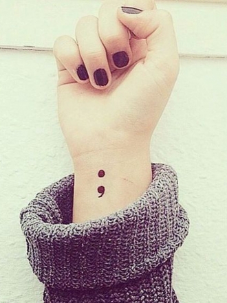 Punto y coma: qué significa este tatuaje ortográfico