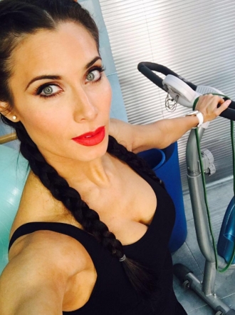 Pilar Rubio: Haz ejercicio con tu bebé y luce vientre plano