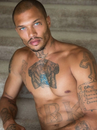 Interpretación de tattoos: qué significan los tatuajes de prisión