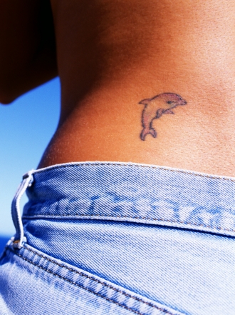 El legendario significado de los tatuajes de delfines