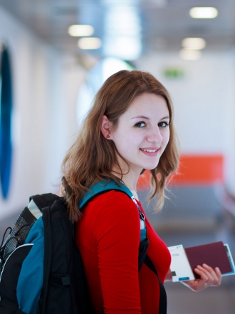 Soñar con volar en avión: un viaje con libertad