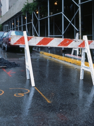 Soñar con barreras: rompe tus limitaciones