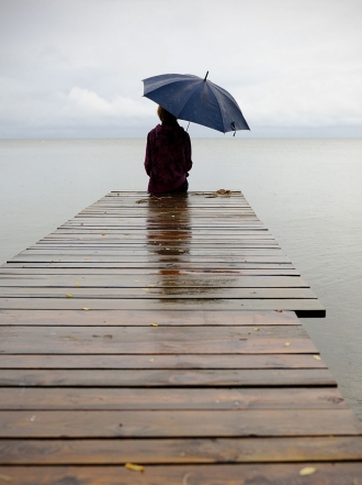 Soñar que pierdes a tus amigos: cuando la soledad te invade