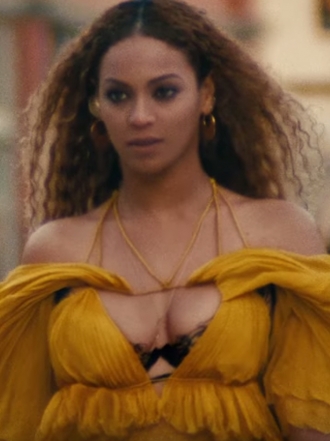 Beyoncé en Hold Up: copia su sexy vestido amarillo de Cavalli