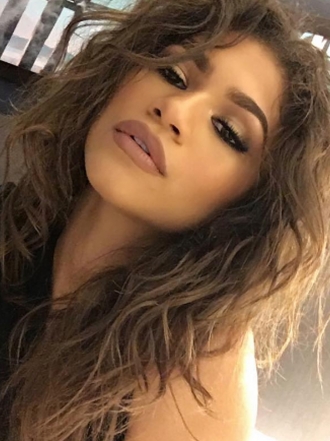 Maquilla tus cejas como Zendaya para una mirada única