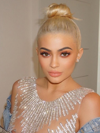 Moños de bailarina: así es la versión tirante de Kylie Jenner