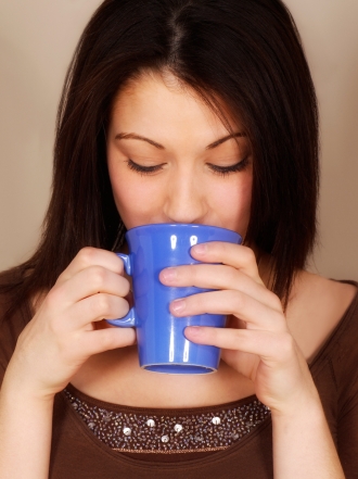 ¿Bienestar o nerviosismo? El significado de soñar con tazas