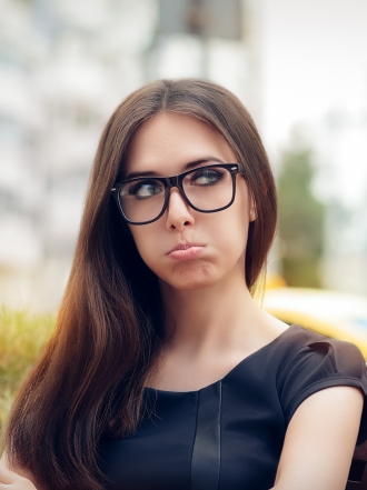 Pareja: cuando la novia de tu amigo te odia sin razón