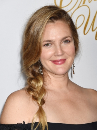 Peinados fáciles en eventos: trenza de lado de Drew Barrymore