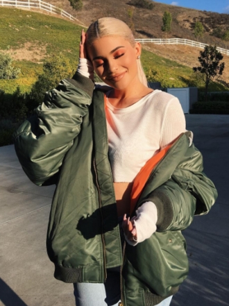 El secreto real de las sandalias de tiras de las famosas