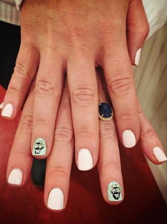 Manicura para Halloween que sí puedes usar en el día a día