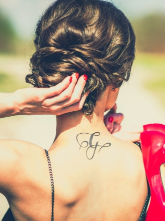 Por qué hacerte un tatuaje con tu mejor amiga es una buena idea