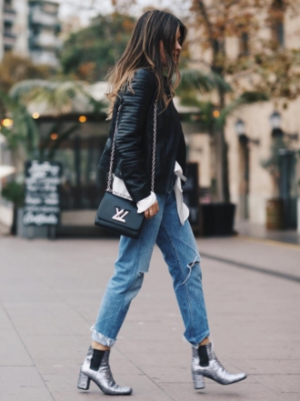 Aprende a combinar tus zapatos metalizados como Dulceida