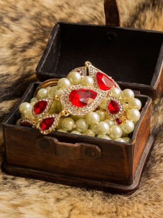 Soñar con joyas perdidas: recupera lo más valioso que tienes