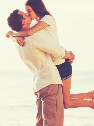 Los típicos comportamientos de hombres y mujeres al empezar una relación