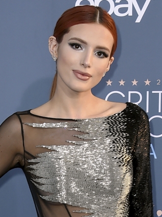 Ponle volumen a tus labios marrones como Bella Thorne