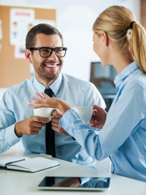 Hechizo de amor para conseguir enamorar a tu compañero de trabajo