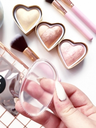 5 razones para maquillarte con la esponja de silicona