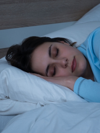 Soñar con tener mucho sueño: necesitas descansar