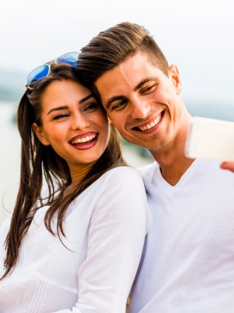 5 cosas que no debes hacer en las redes sociales cuando tienes pareja