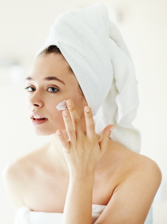 Cuidados faciales naturales para una piel muy seca