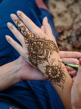 Métodos fiables para quitar tatuajes de henna