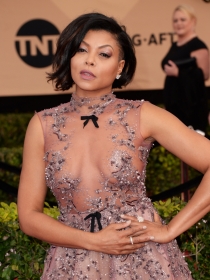 Así se lleva un vestido transparente sin sujetador a lo Taraji
