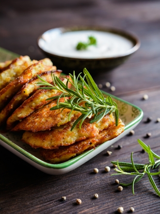 Por qué cenar proteínas puede ayudarte a mantener la línea