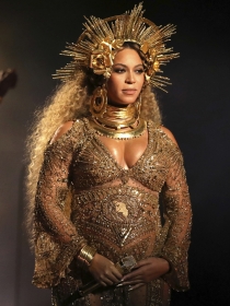 Cómo llevar un vestido de fiesta embarazada a lo Beyoncé
