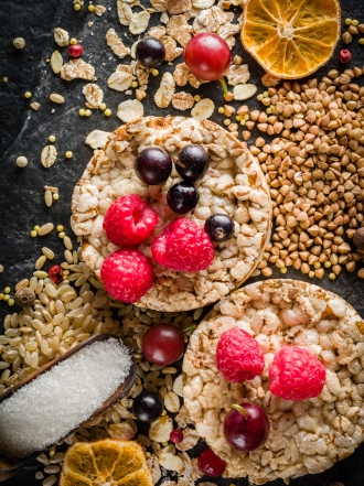Cuántos carbohidratos necesitas comer al día y por qué