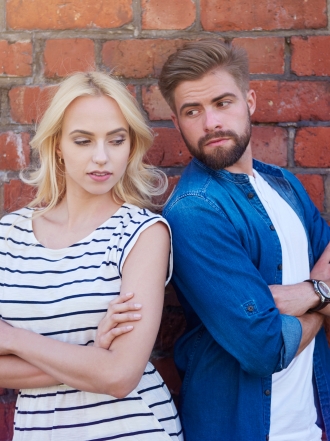 Comportamientos de hombres y mujeres en una relación tóxica