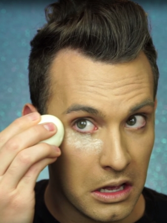 Maquillarse con huevo cocido, la nueva tendencia beauty