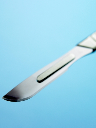 Atención a los cortes en tus sueños con bisturís